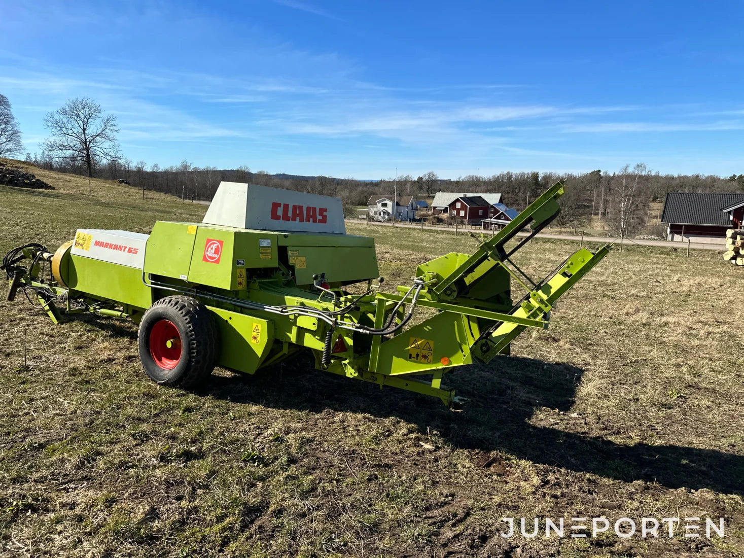 Claas Markant 65 småbalspress med kastare