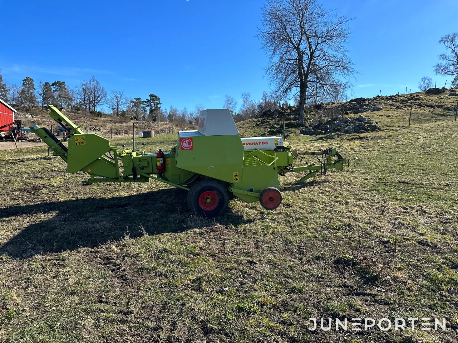 Claas Markant 65 småbalspress med kastare