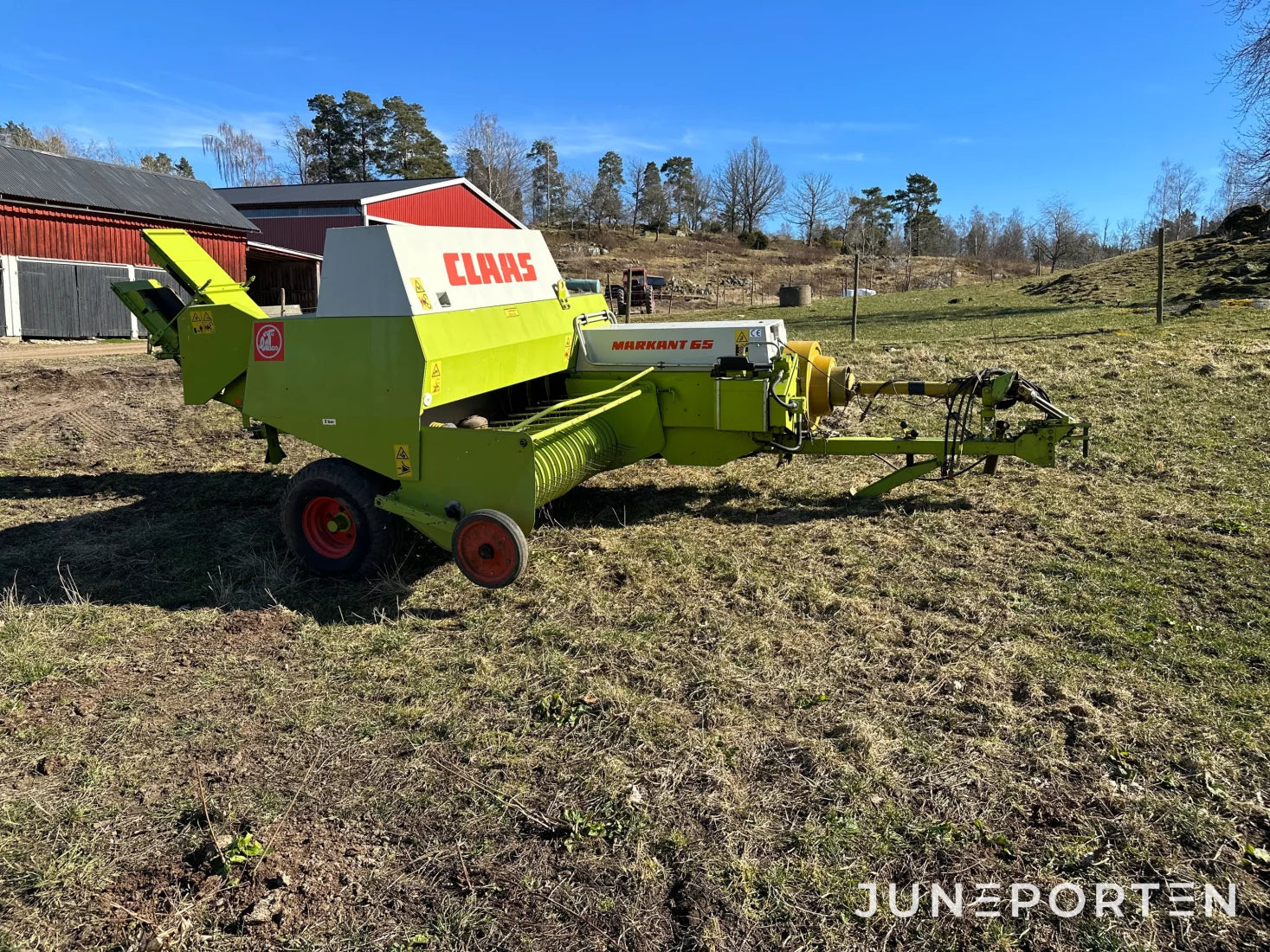 Claas Markant 65 småbalspress med kastare