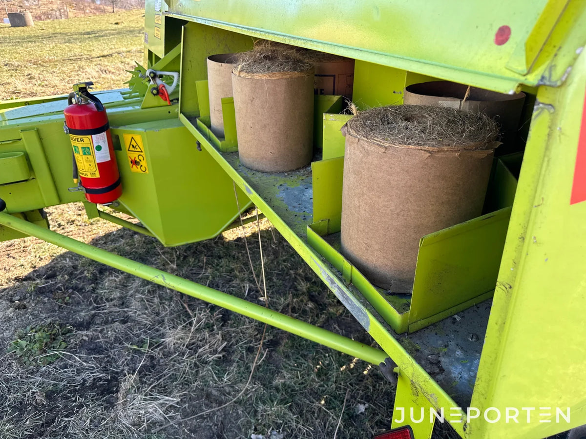 Claas Markant 65 småbalspress med kastare