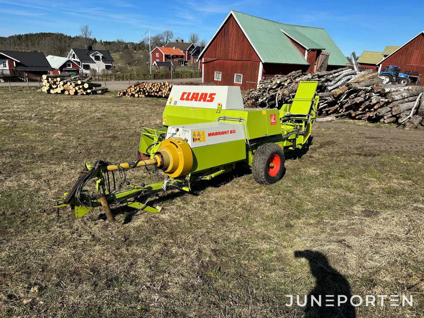 Claas Markant 65 småbalspress med kastare