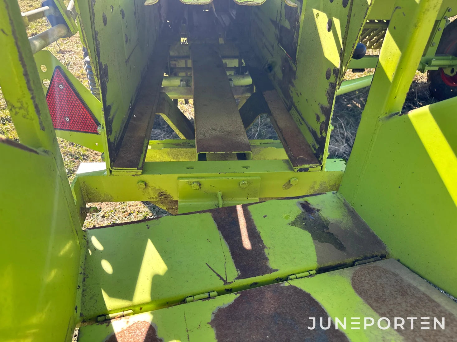 Claas Markant 65 småbalspress med kastare