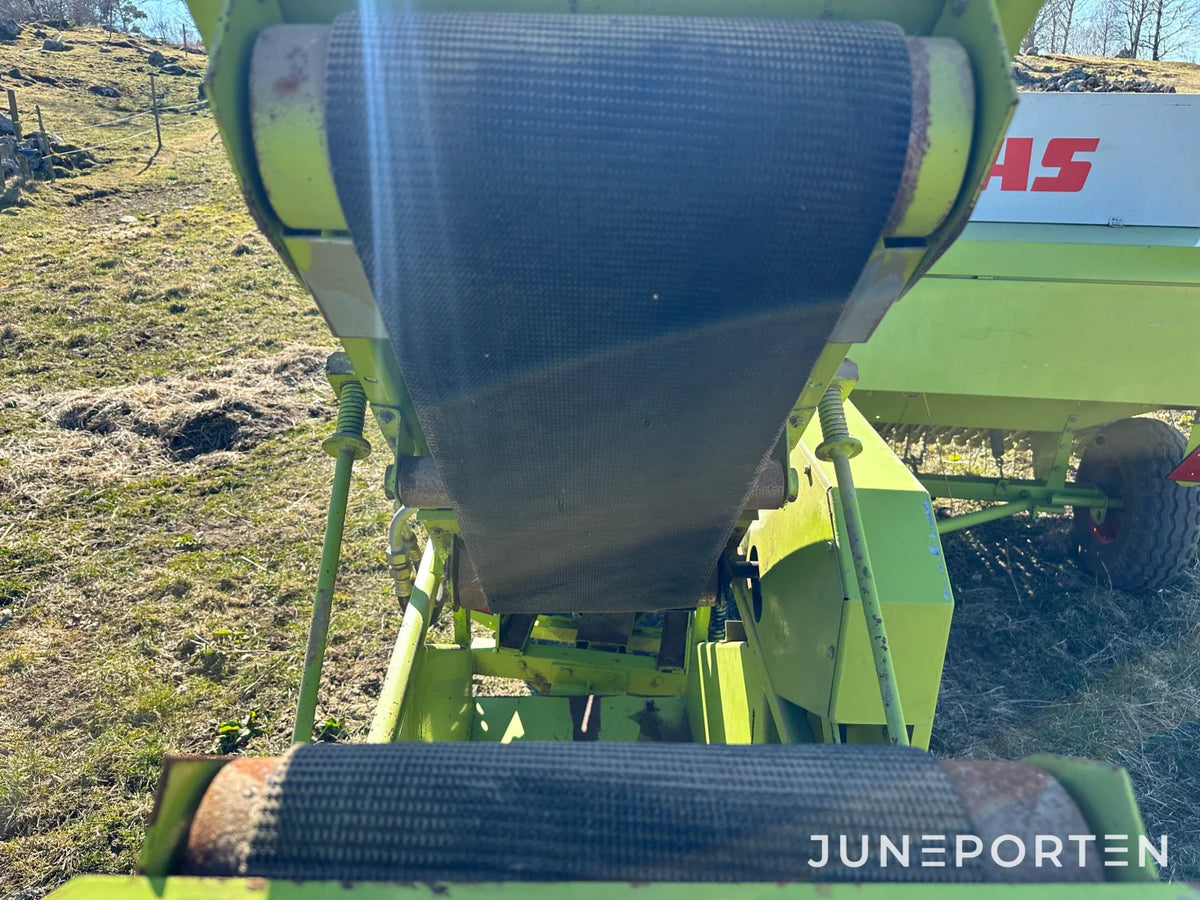 Claas Markant 65 småbalspress med kastare