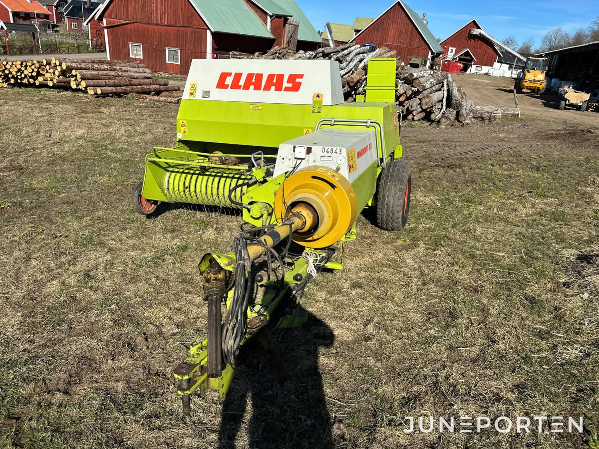 Claas Markant 65 småbalspress med kastare