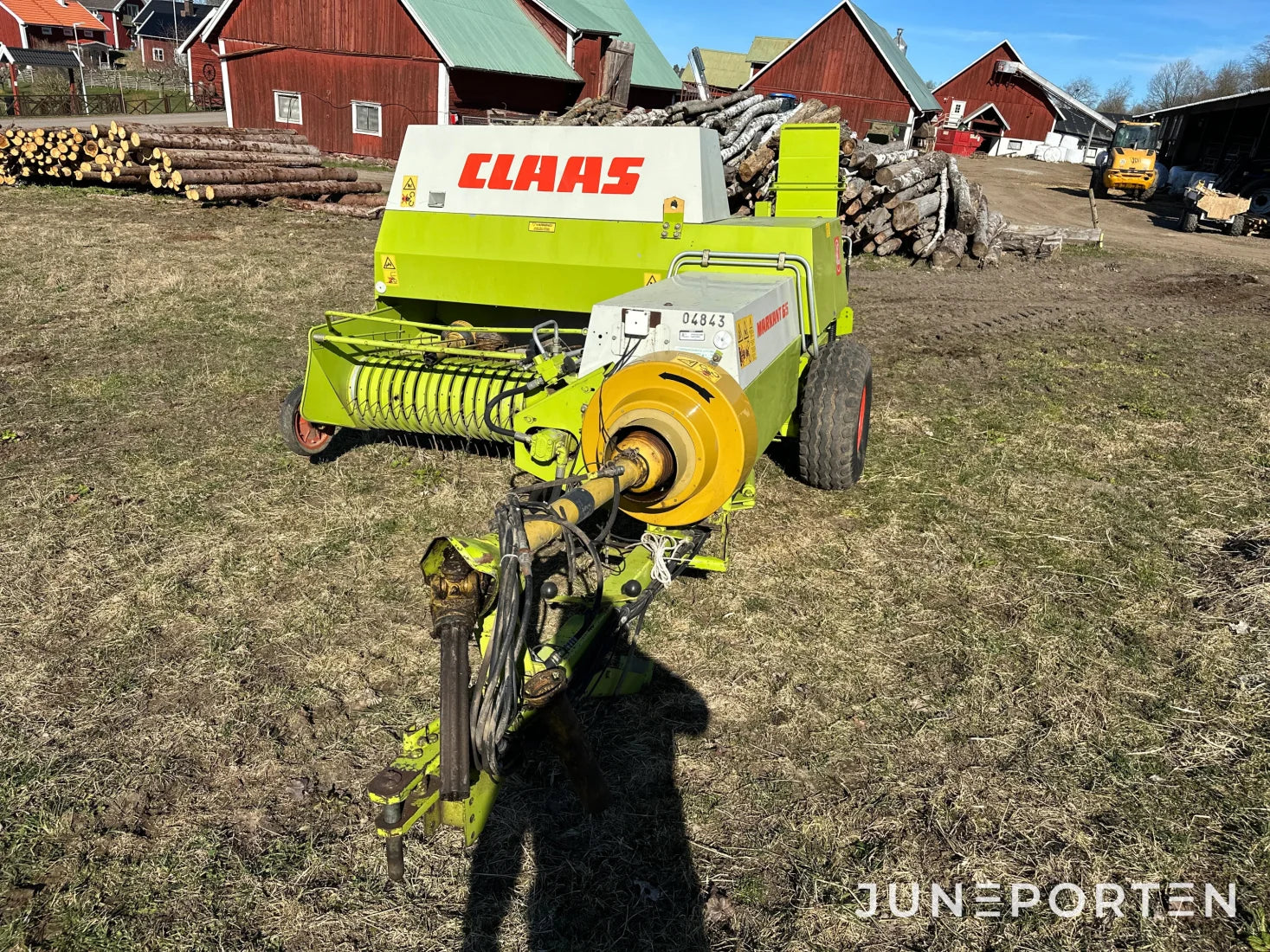 Claas Markant 65 småbalspress med kastare