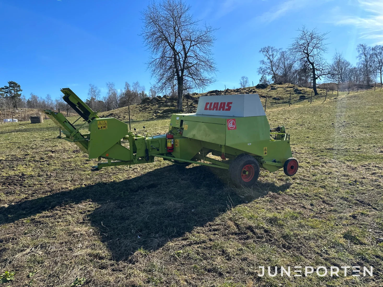 Claas Markant 65 småbalspress med kastare