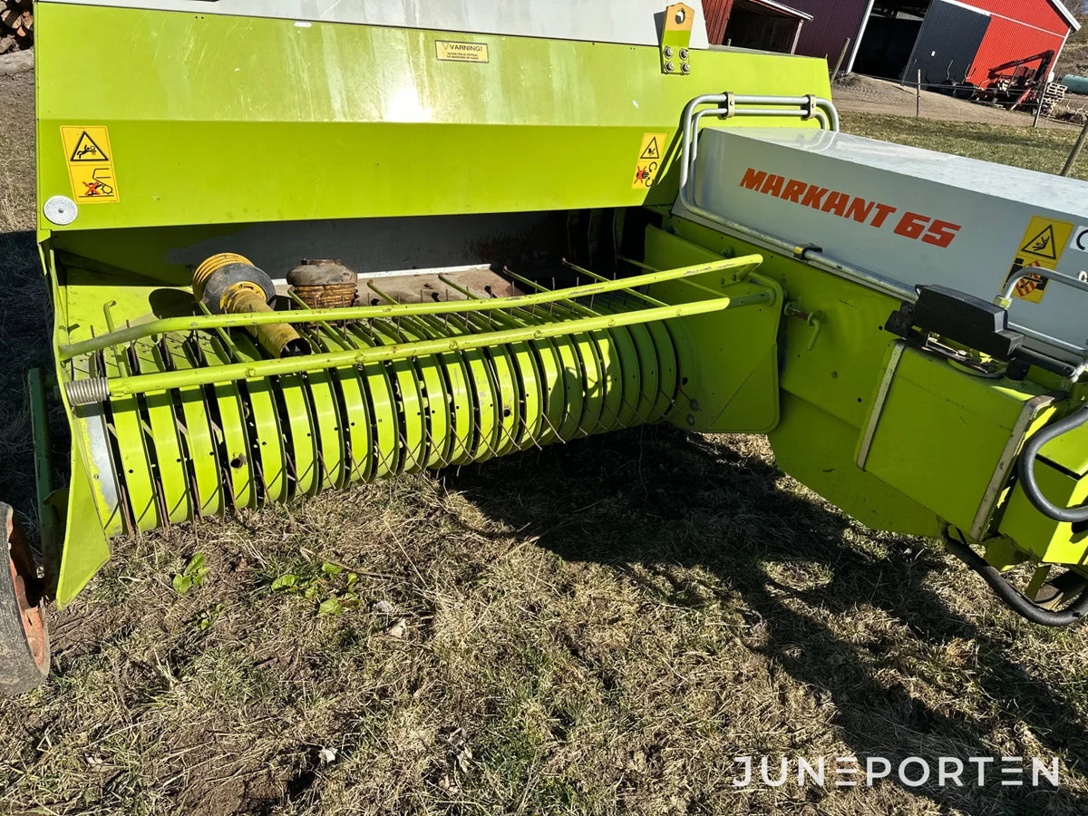 Claas Markant 65 småbalspress med kastare