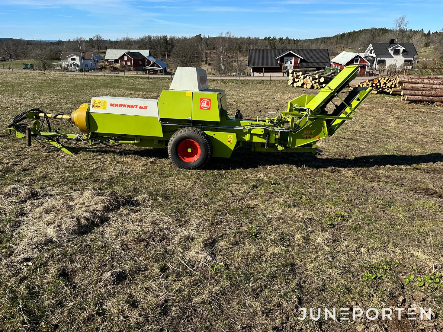 Claas Markant 65 småbalspress med kastare
