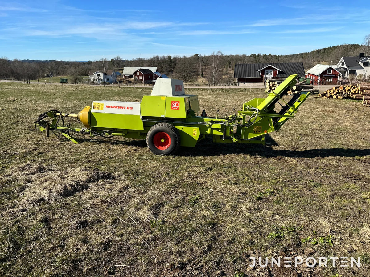 Claas Markant 65 småbalspress med kastare