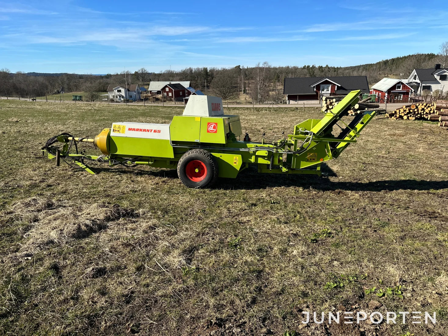 Claas Markant 65 småbalspress med kastare