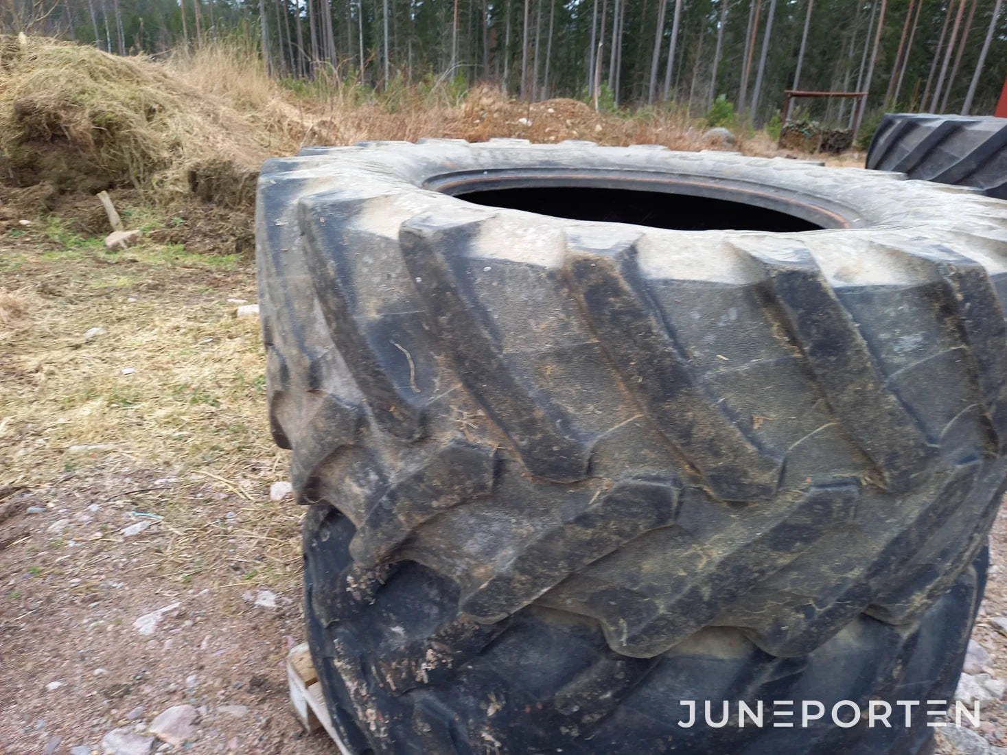 Däck 600/65 R 28