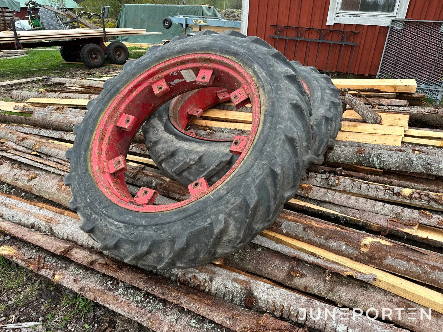 Däck Good Year med fälg