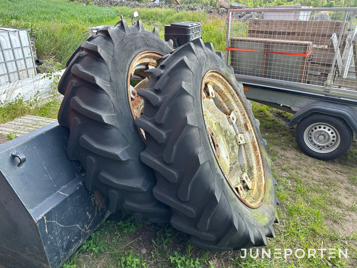 Däck Taurus 605/13.6 R 38