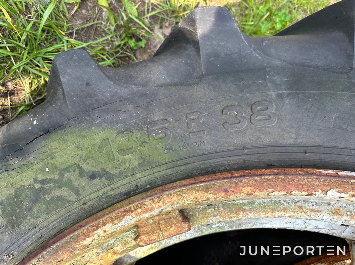 Däck Taurus 605/13.6 R 38