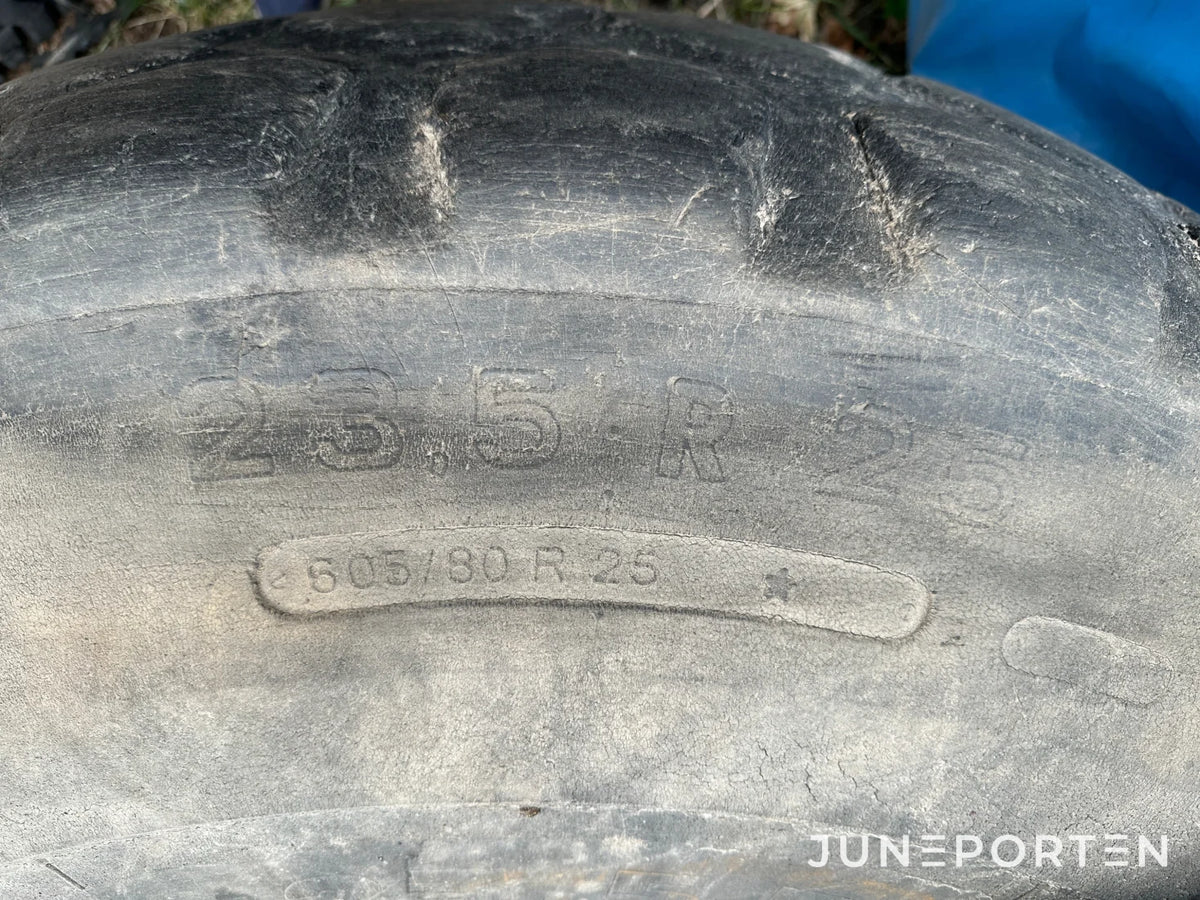 Däck Michelin 23,5 R 25