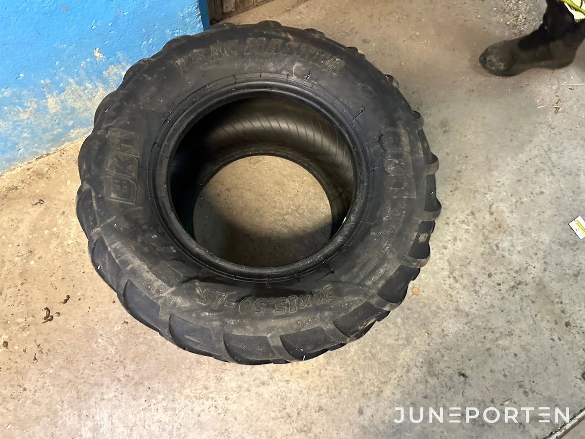 Däck till Weidemann 31x15.50-15