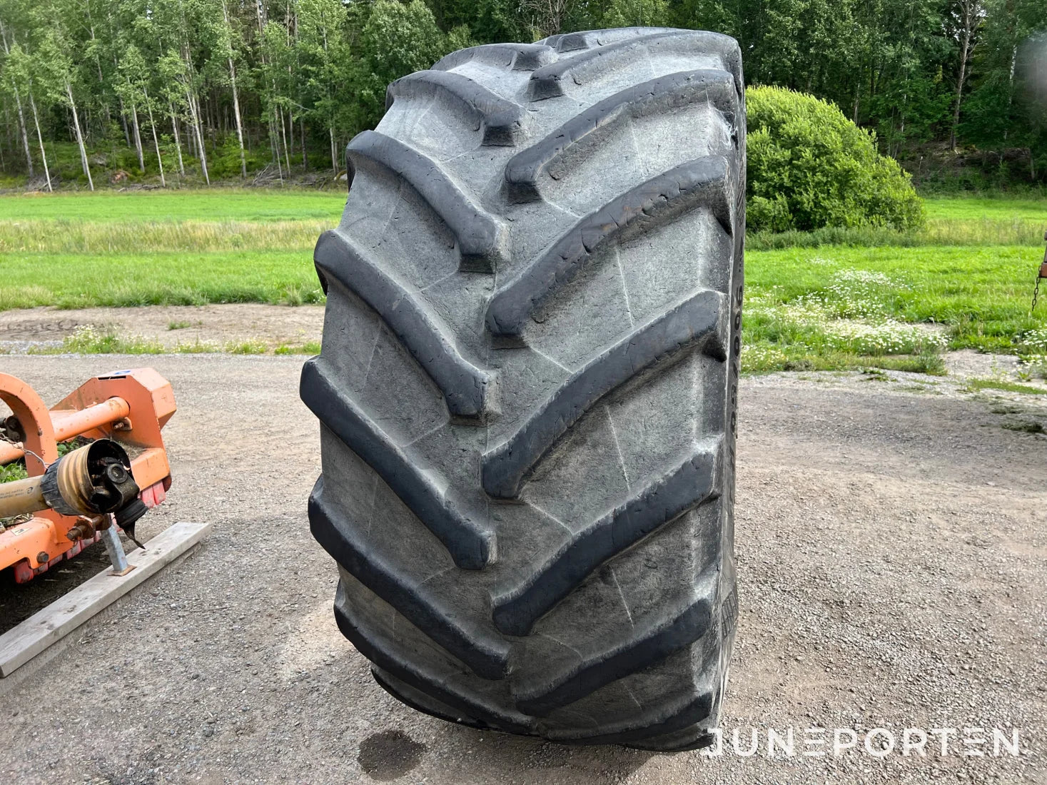 Däck Trelleborg 900 / 60 R 42