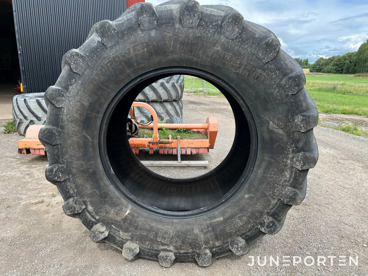 Däck Trelleborg 900 / 60 R 42