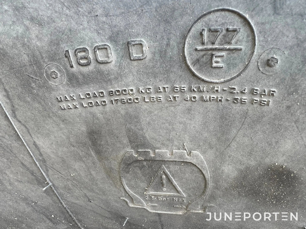 Däck Trelleborg 900 / 60 R 42