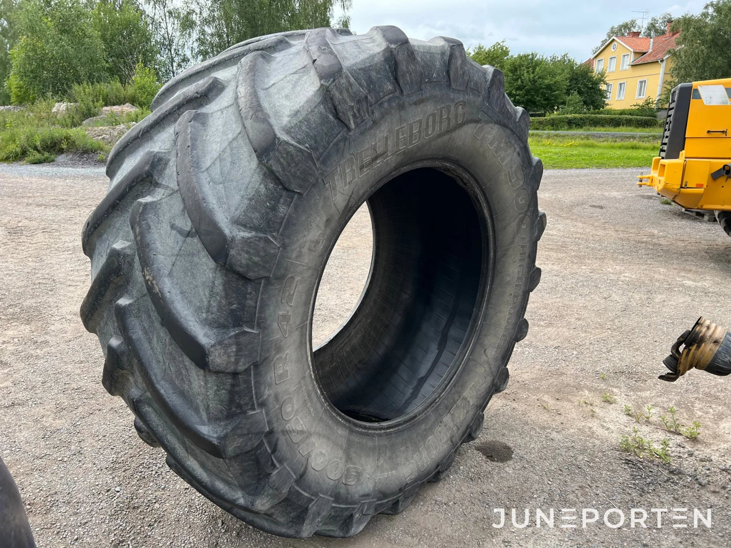 Däck Trelleborg 900 / 60 R 42