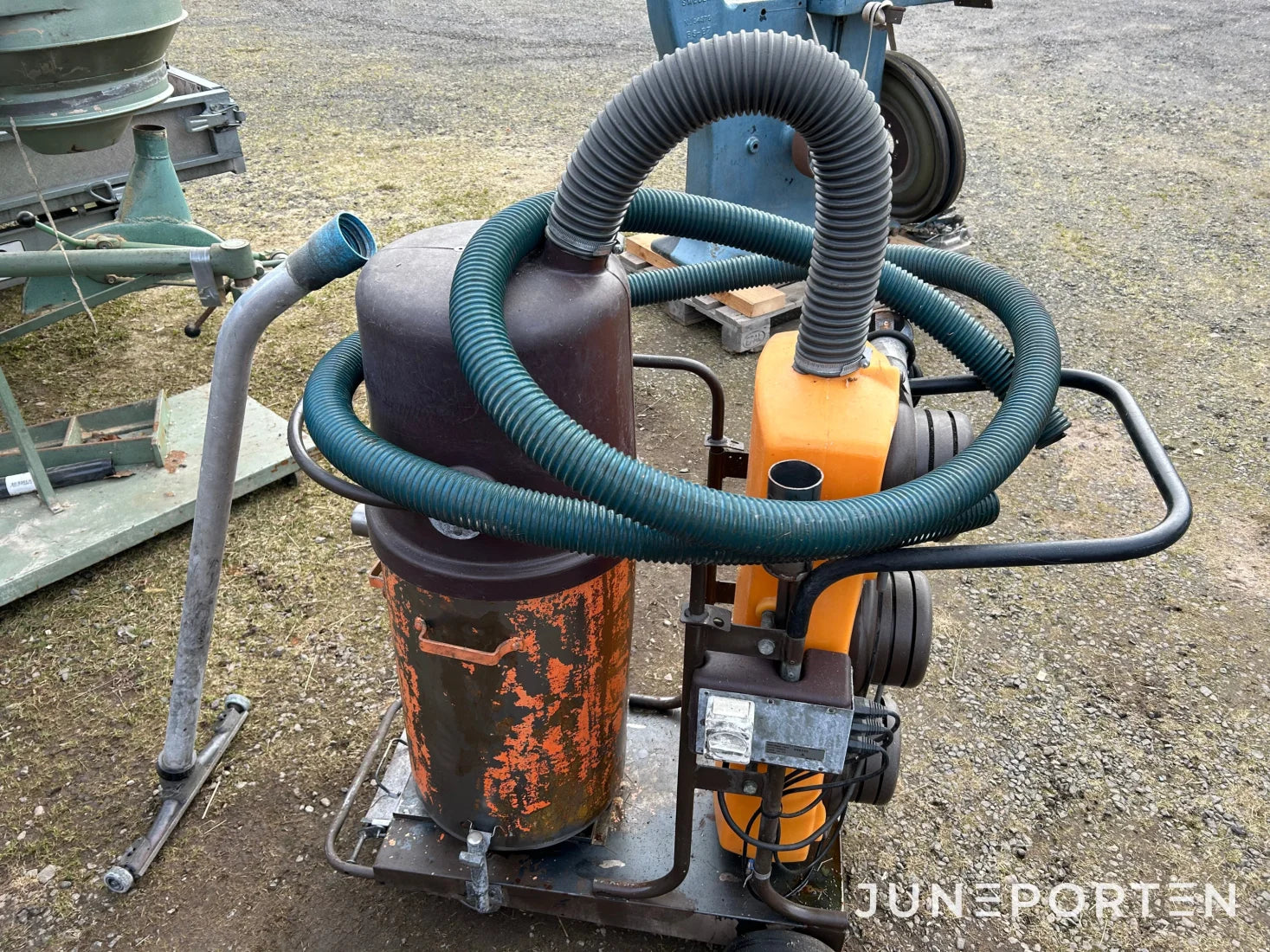 Dammsugare för metallspån och oljor