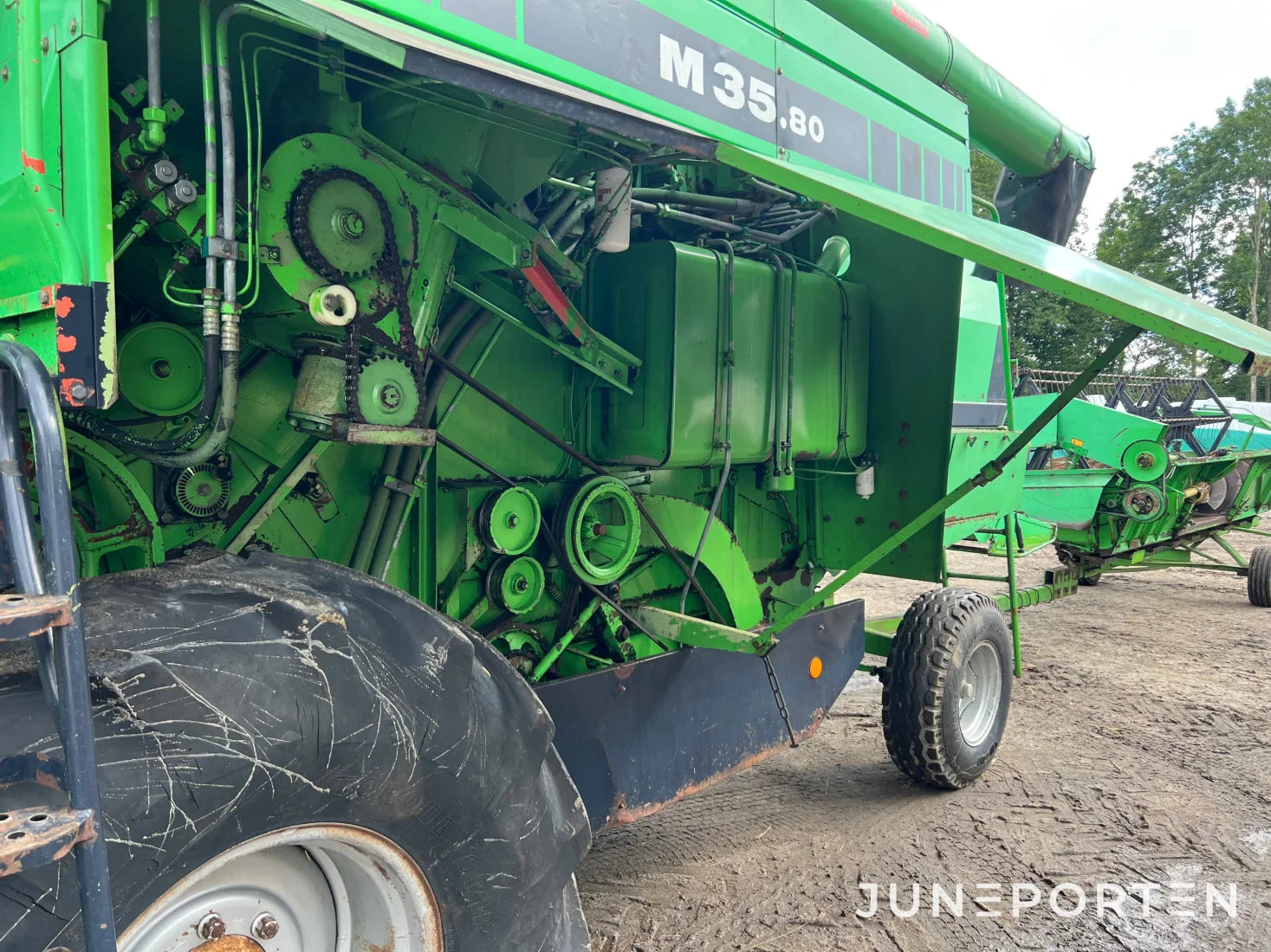 Skördetröska Deutz Fahr M35-80