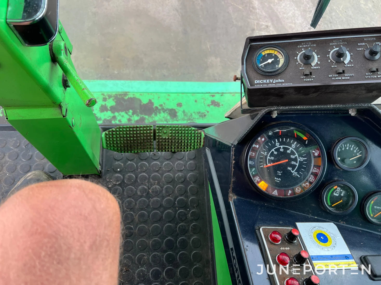Skördetröska Deutz Fahr M35-80