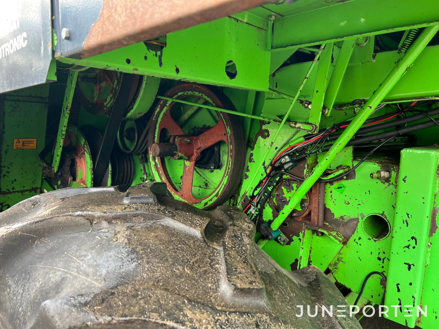 Skördetröska Deutz Fahr M35-80