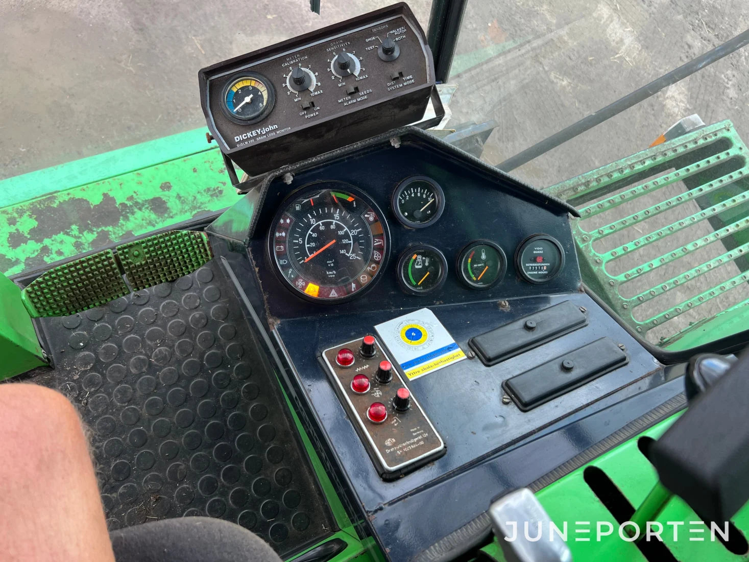 Skördetröska Deutz Fahr M35-80