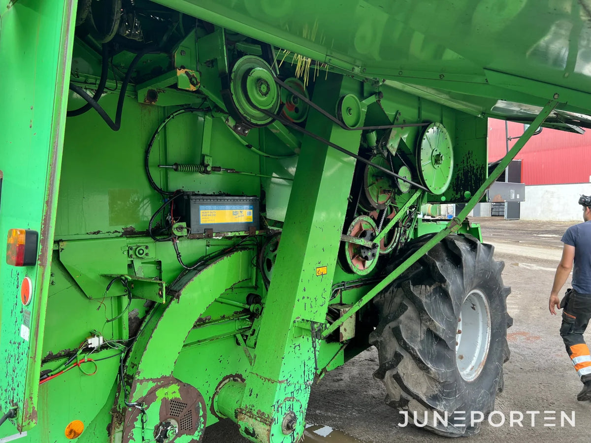 Skördetröska Deutz Fahr M35-80