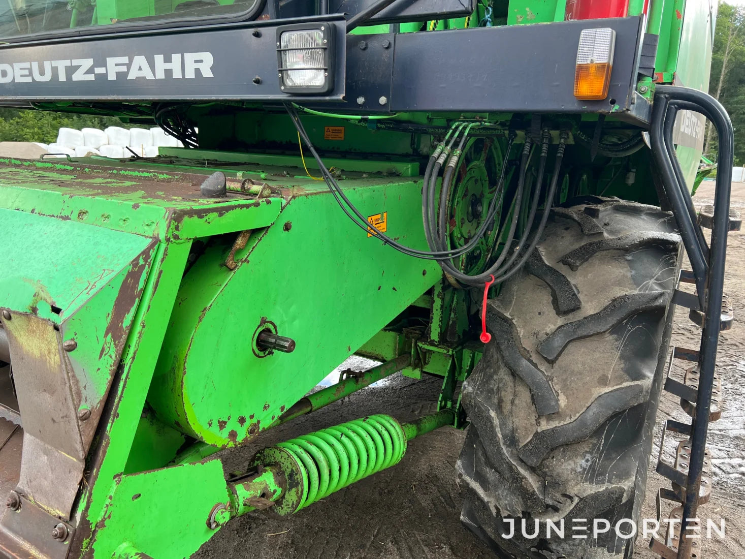 Skördetröska Deutz Fahr M35-80