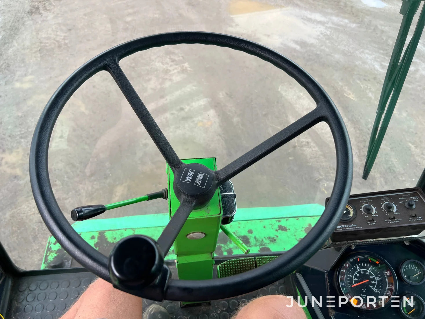 Skördetröska Deutz Fahr M35-80