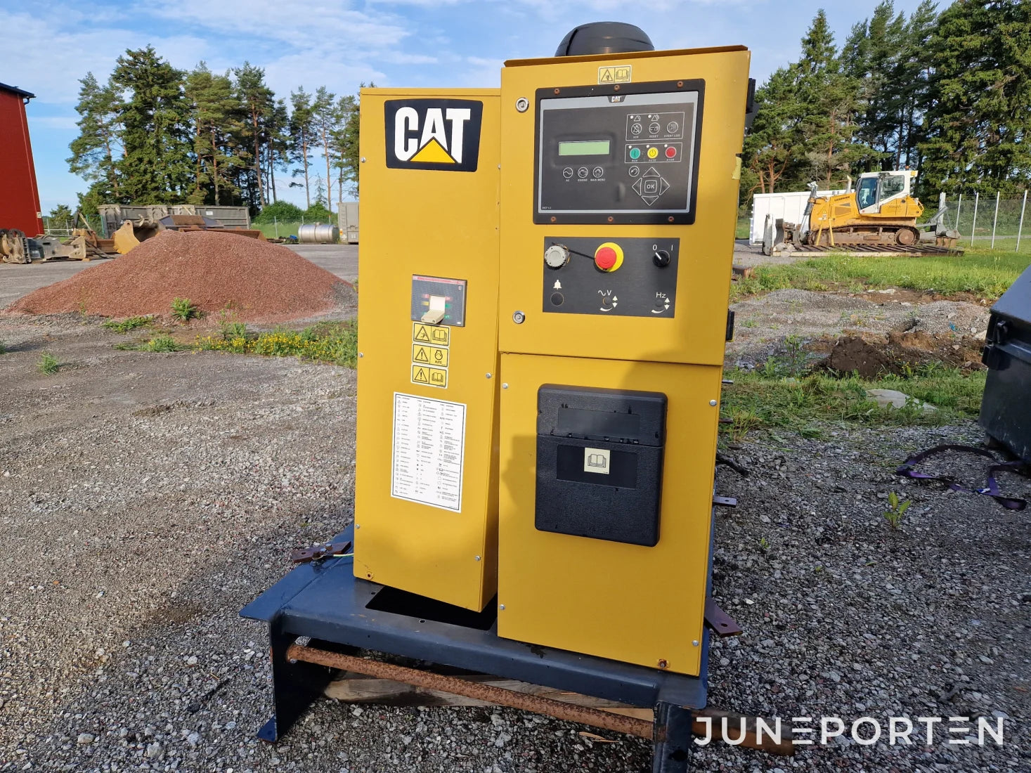Dieselgenerator Caterpillar DE450E3