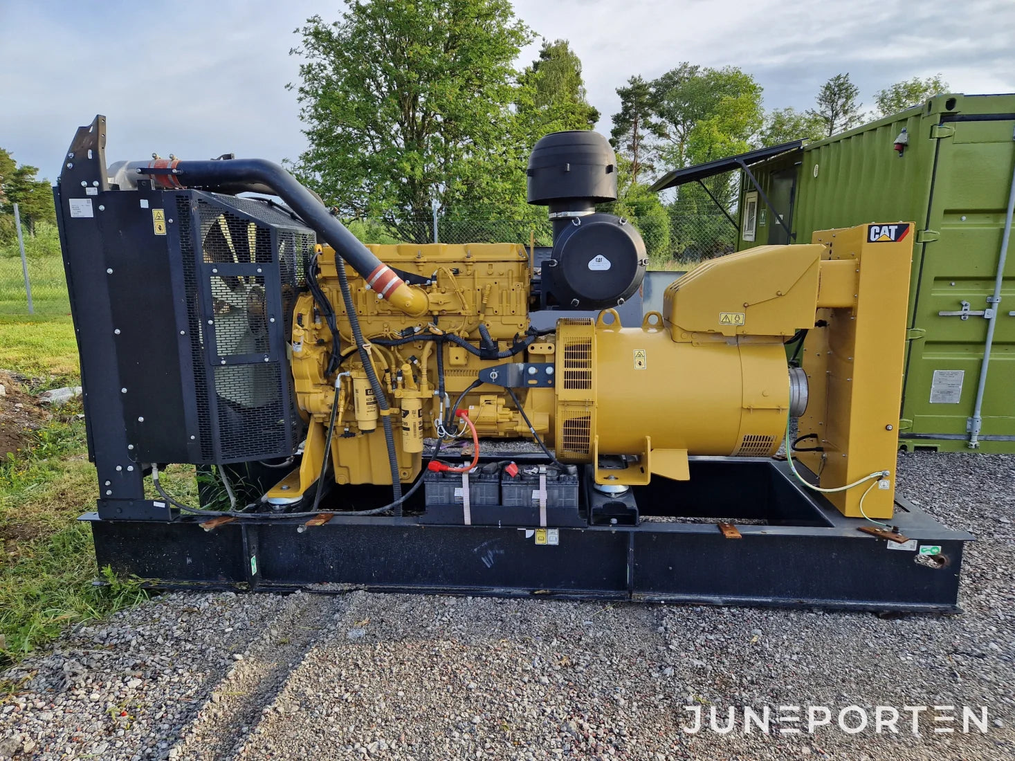 Dieselgenerator Caterpillar DE450E3
