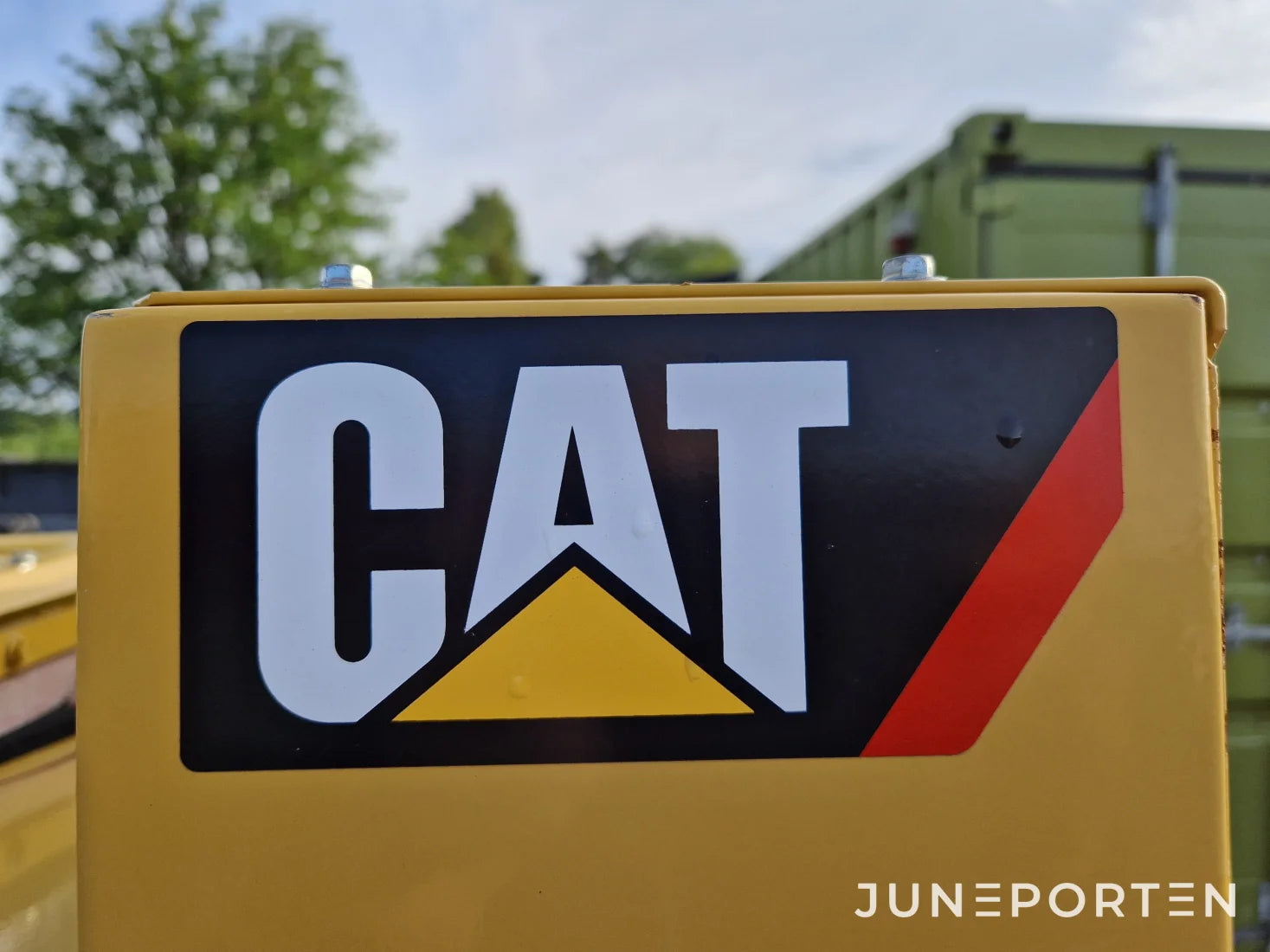 Dieselgenerator Caterpillar DE450E3
