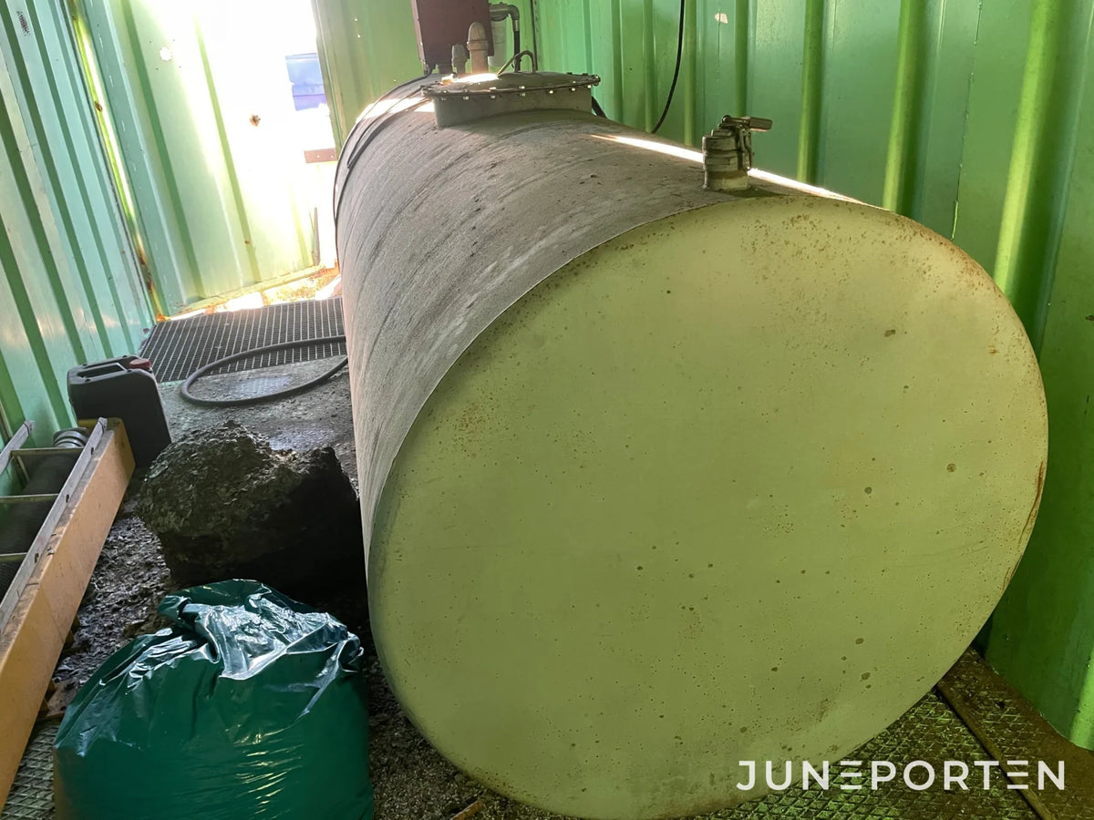 Dieseltank med pump
