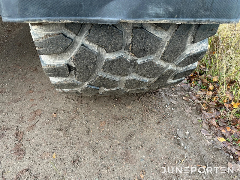 Hjulgrävare Doosan DX140W med dumpervagn
