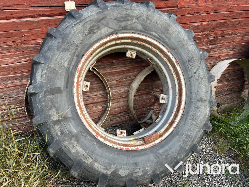 Dubbelmontage Pirelli 460/85-R38