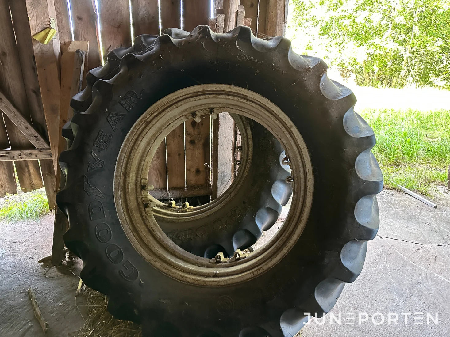 Dubbelmontage Good Year 540 / 65 R 38
