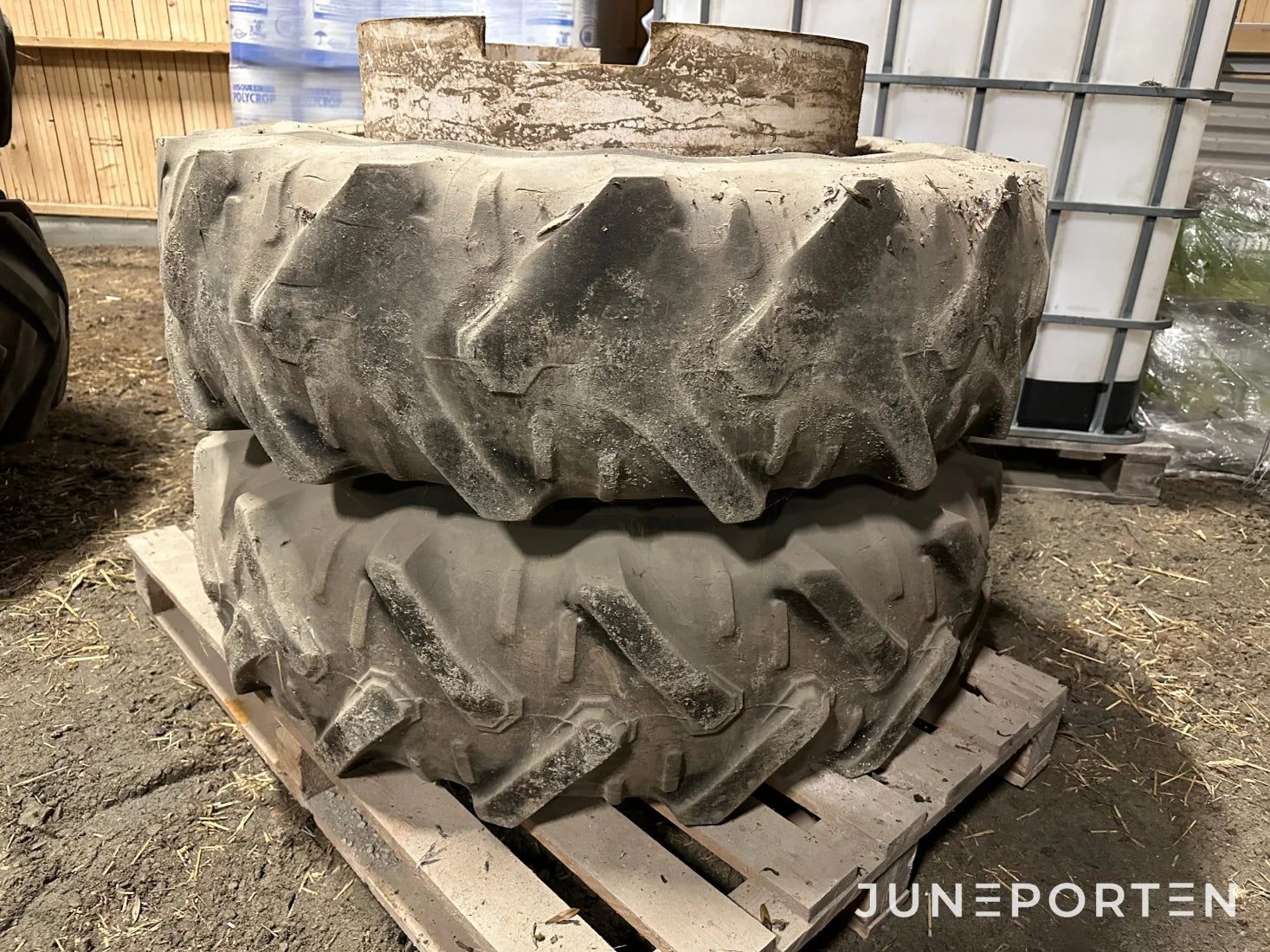 Dubbelmontage 18.5/15 34 & 12.4 R 24