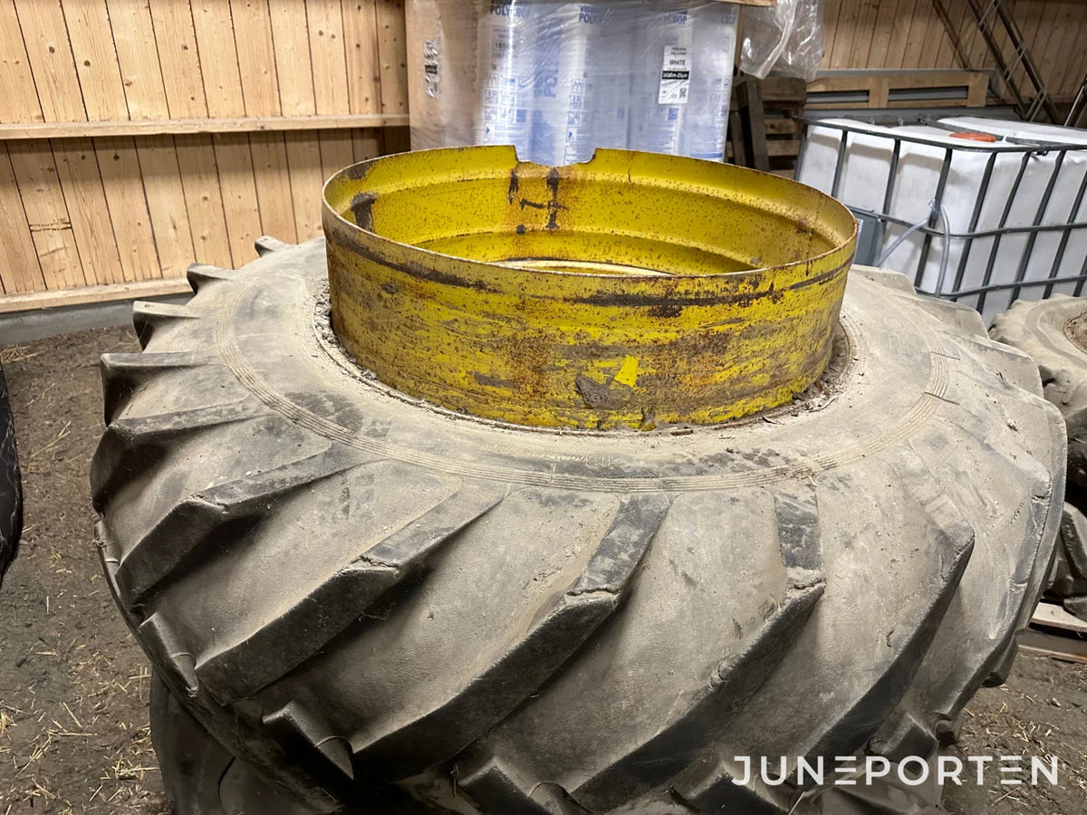 Dubbelmontage 18.5/15 34 & 12.4 R 24