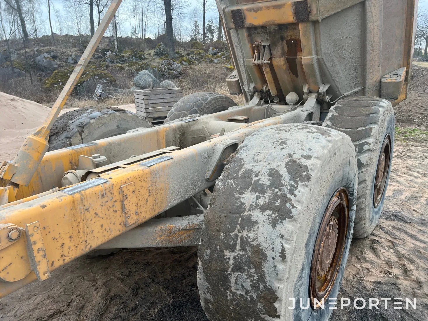 Dumper Volvo 861 6x6