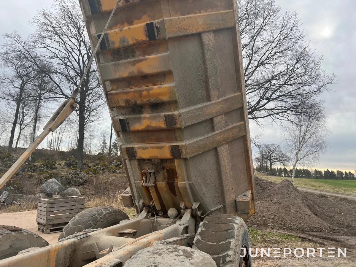 Dumper Volvo 861 6x6