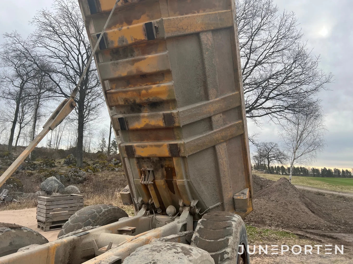 Dumper Volvo 861 6x6