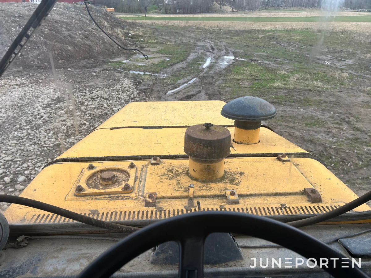 Dumper Volvo 861 6x6