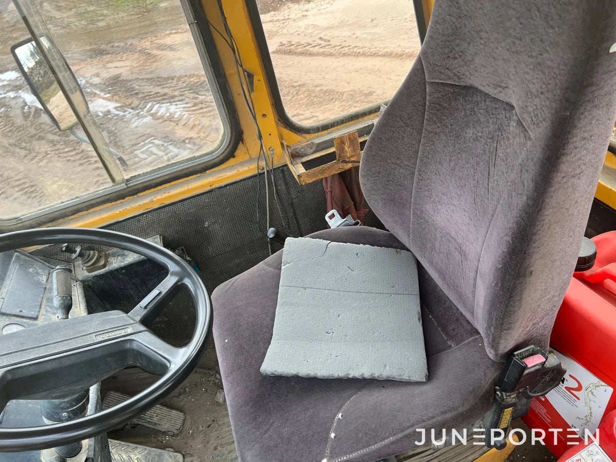 Dumper Volvo 861 6x6