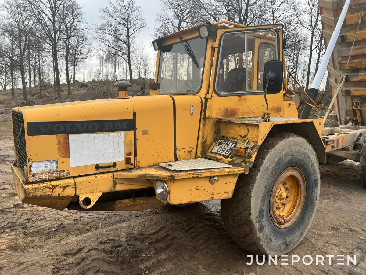 Dumper Volvo 861 6x6