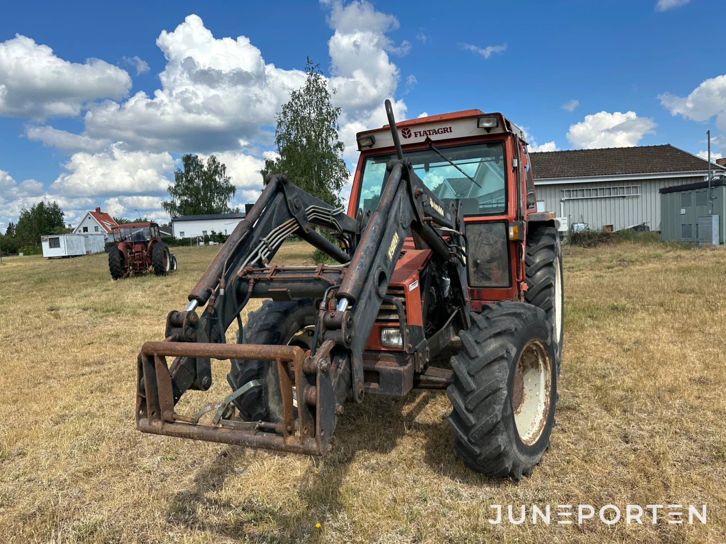 Fiat 80-90 DT med trima lastare