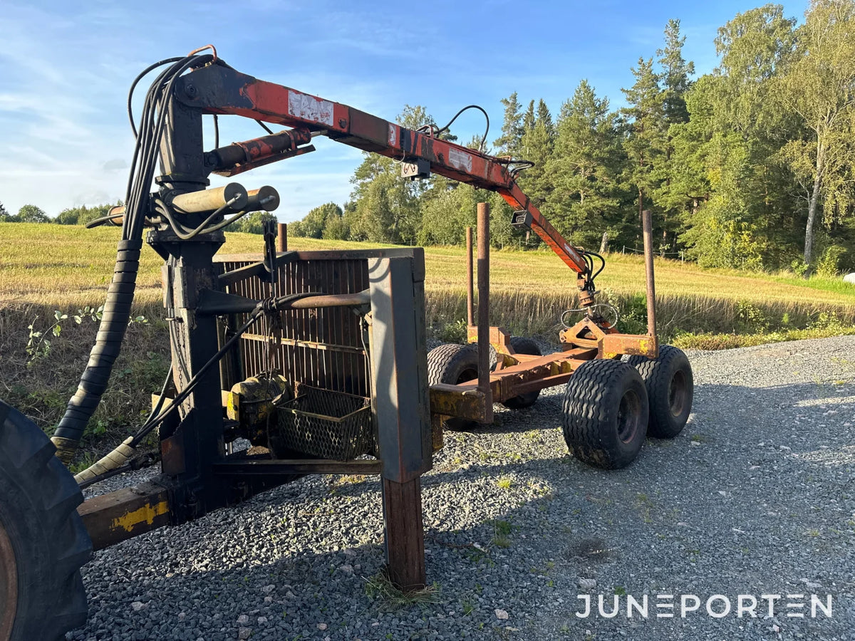 FMV Skogsvagn med kran