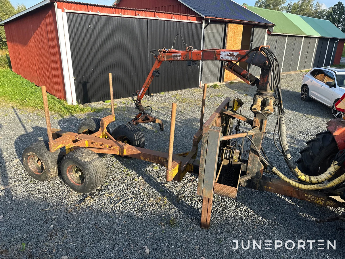 FMV Skogsvagn med kran
